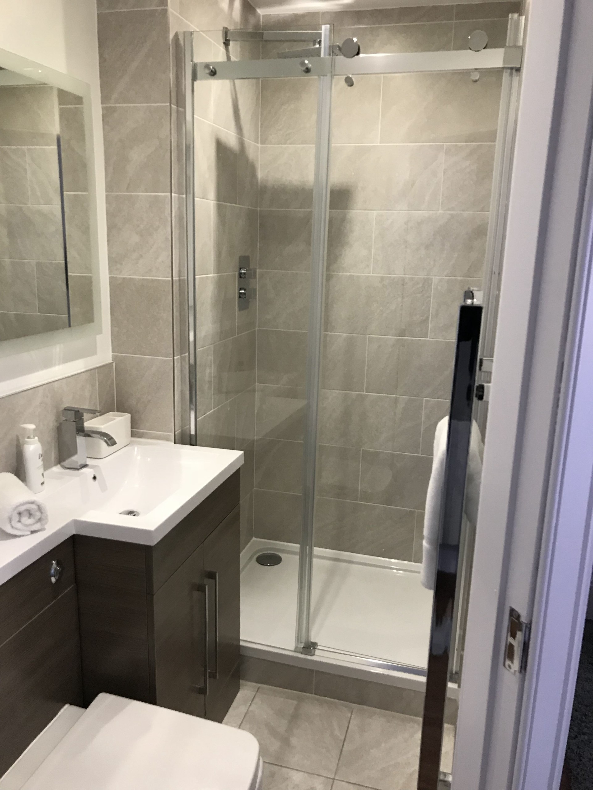 Large Double room with En-suite bathroom near Arthur seat & Hollyrood ...