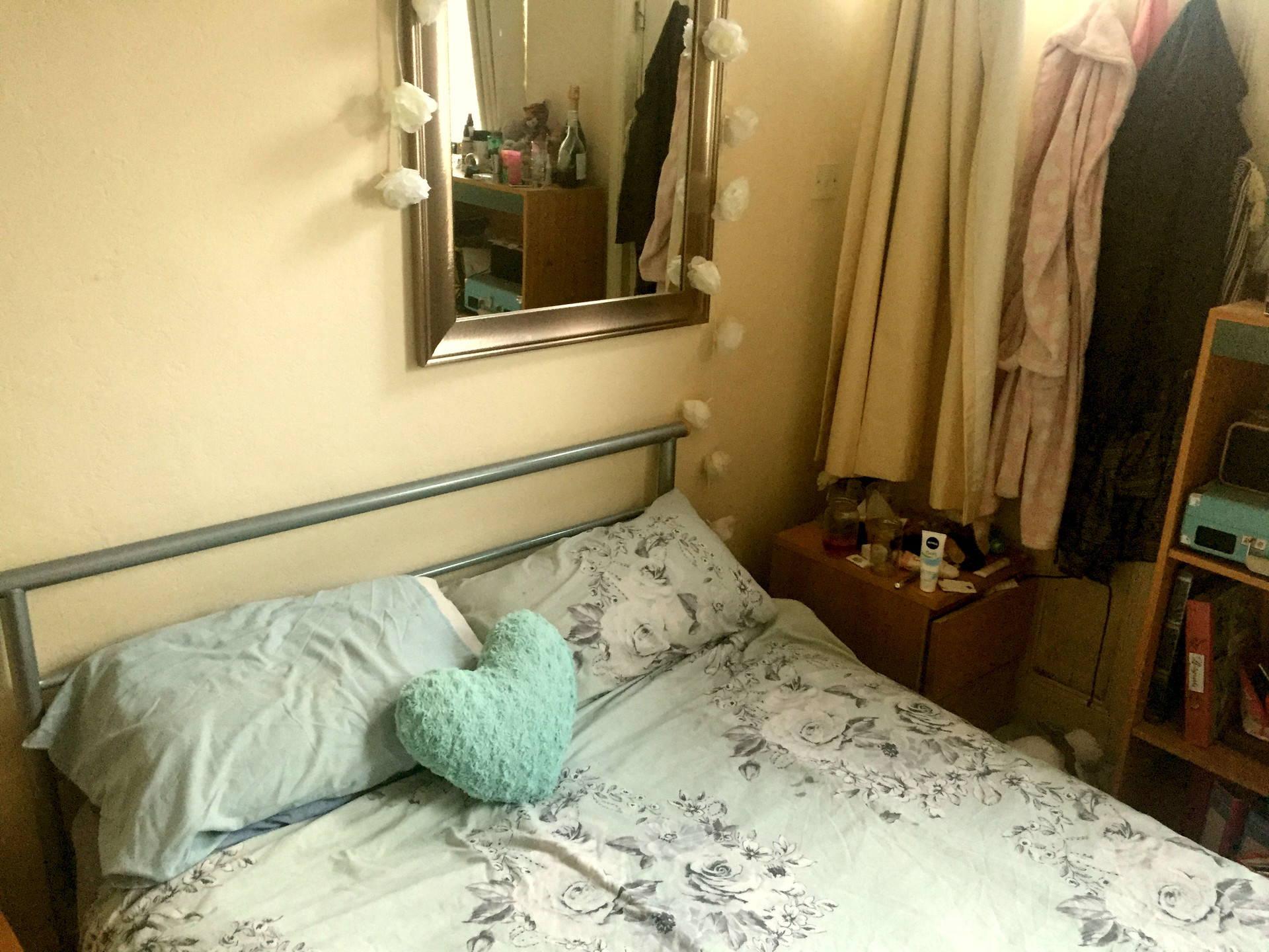 Large Double Student Room To Rent Sheffield England