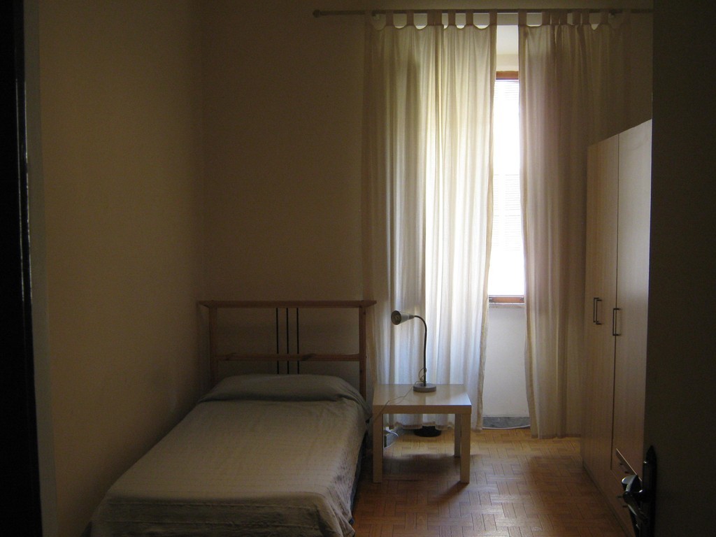 Large and nice single rooms in centre of Rome, near University of La