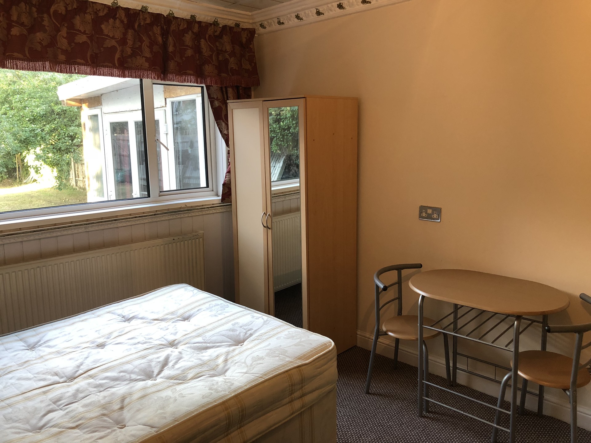 Large One Bed Flat Studio UOB BCU University Birmingham Rent studios