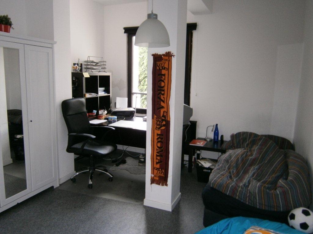 Large and renewed studio in Antwerp with individual bathroom Rent