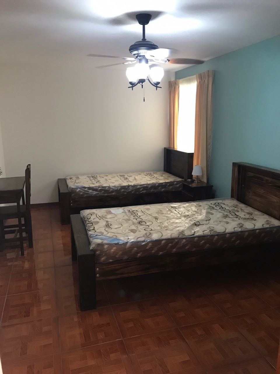 Large rooms with private bathroom and fully furnished for college ...