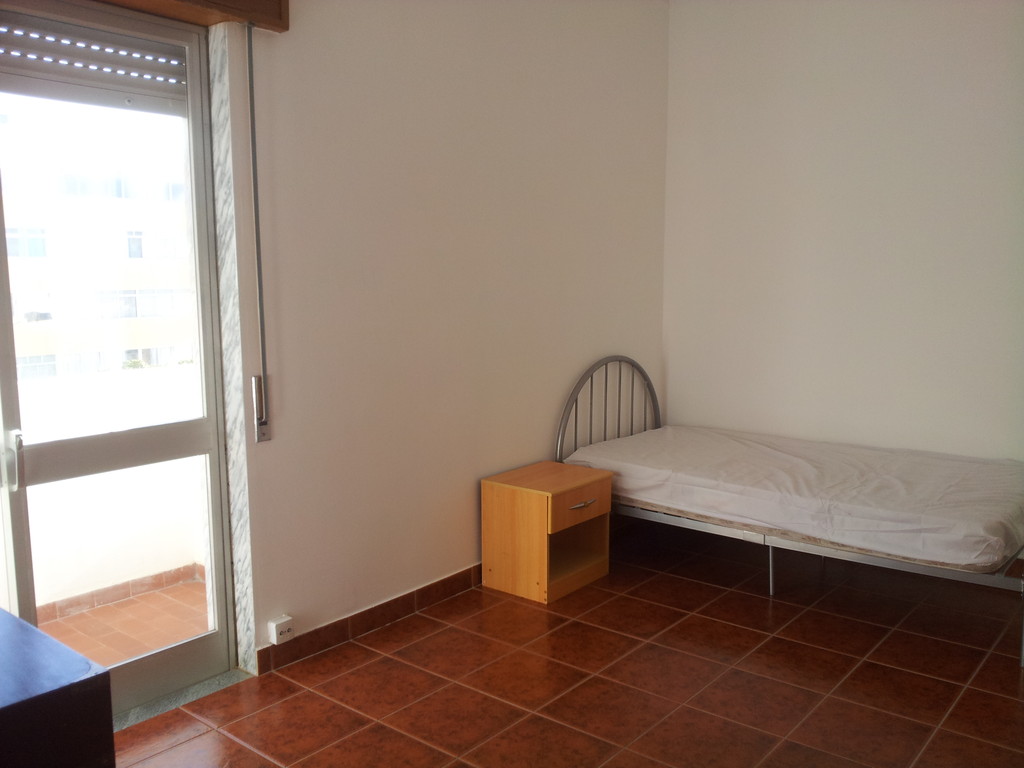 Large Single Room To Rent Women Only Room For Rent Faro