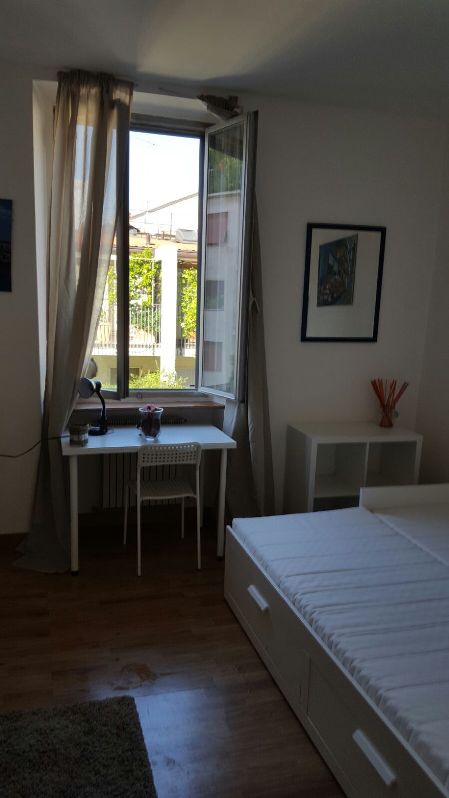 Large SINGLE ROOM in shared apartment in city center MILAN ...