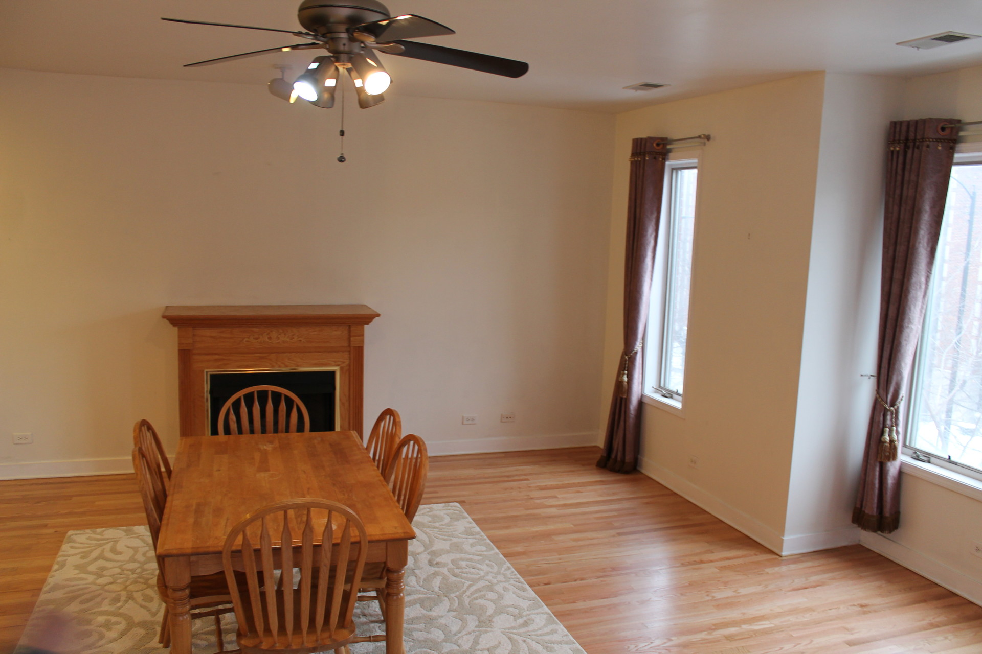 Large and sunny 3br/2ba apartment in downtown Chicago  