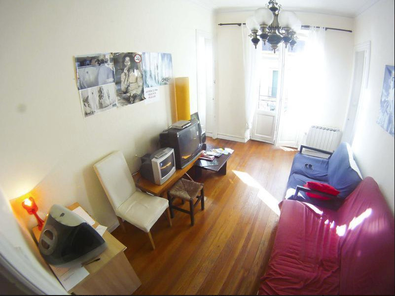 large and sunny apartment in central donostia Room for rent San Sebastian