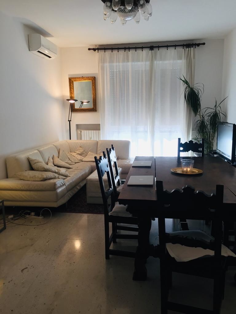 Large and sunny apartment in the centre of Bergamo. 1 single room for rent, girls only Room