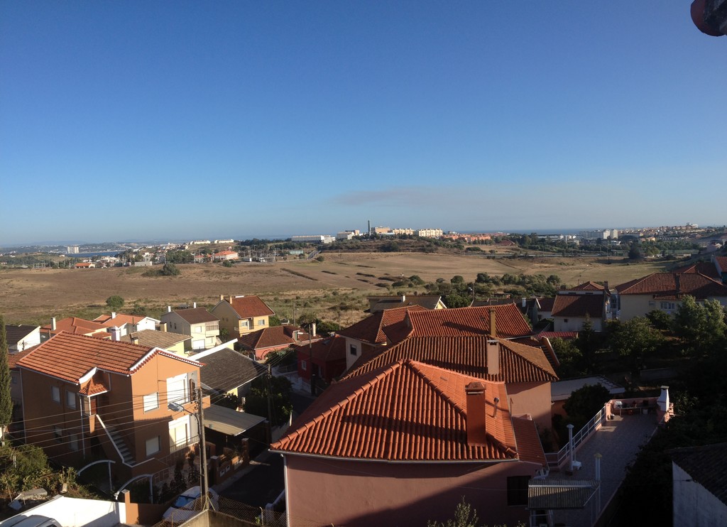 Large And Sunny Room In Oeiras, Lisbon | University Dorm Oeiras