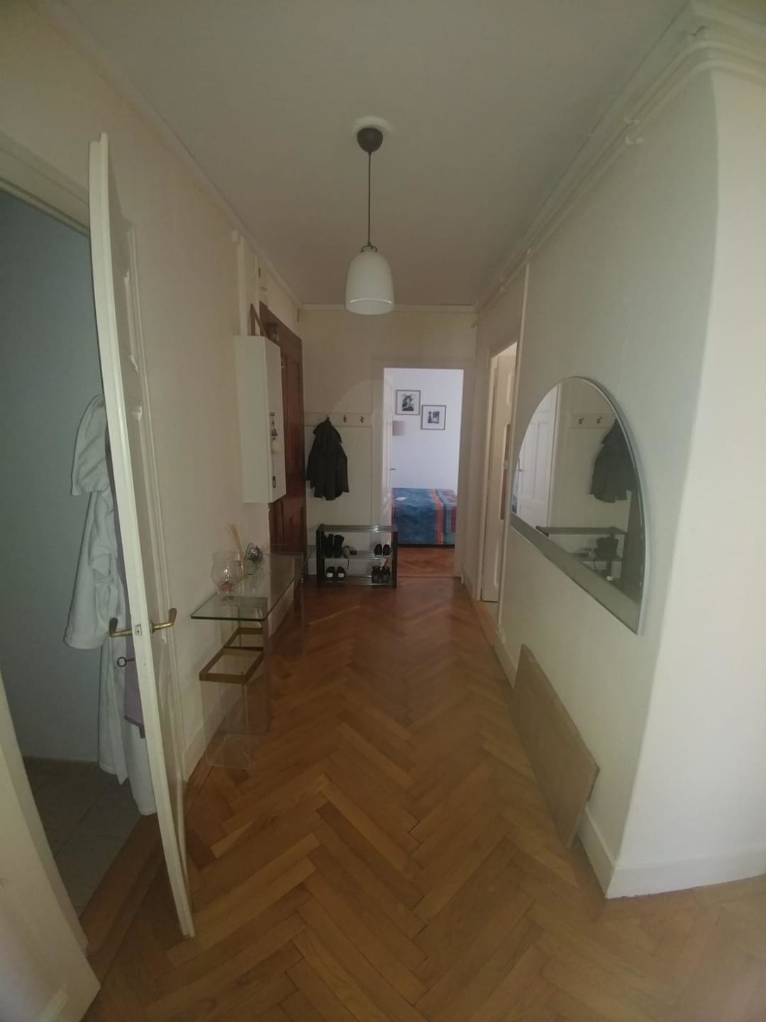 Large and sunny room,16 m2 at the apartment of 100m2 at the center of