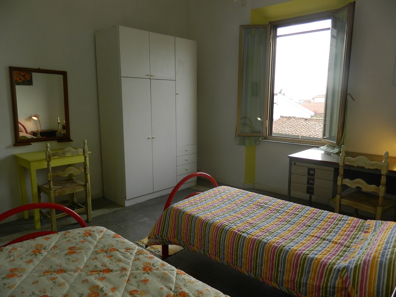 Large and sunny single/double bedroom in Pisa, excellent area Room
