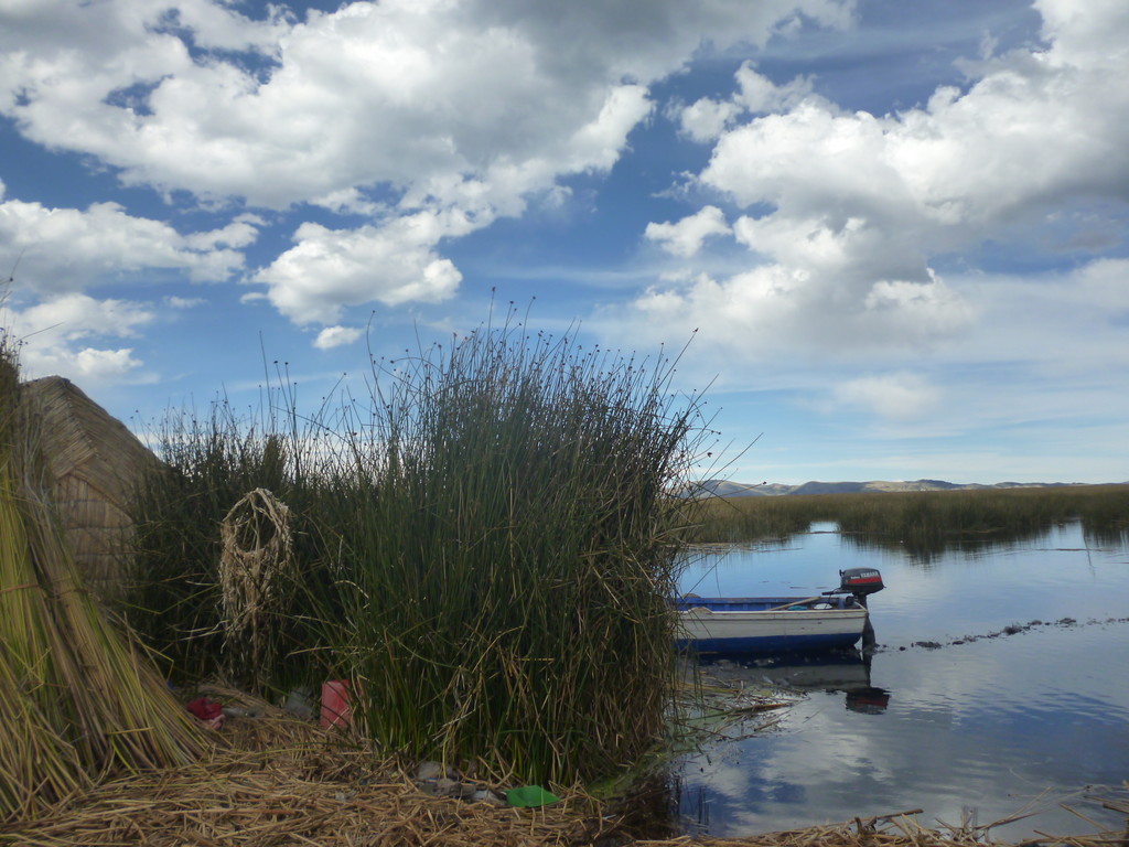 las-hermosas-islas-flotantes-uros-puno-1