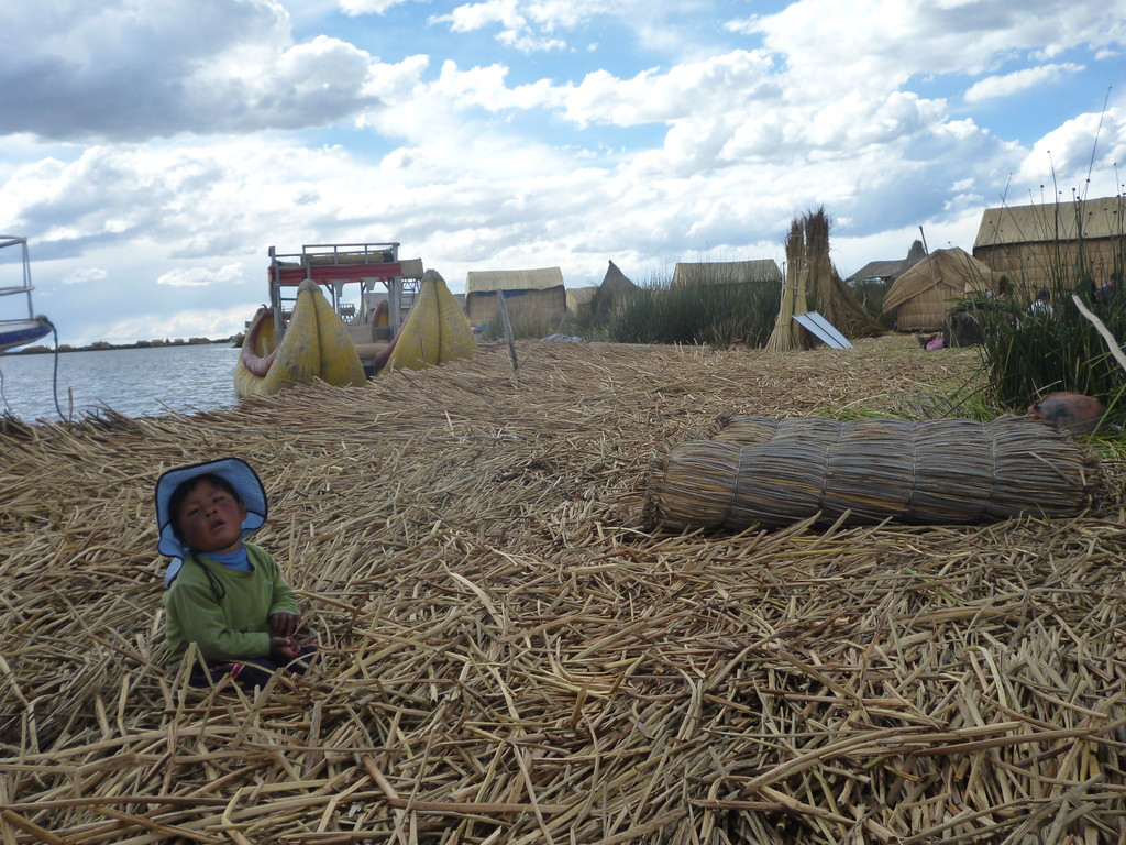 las-hermosas-islas-flotantes-uros-puno-5