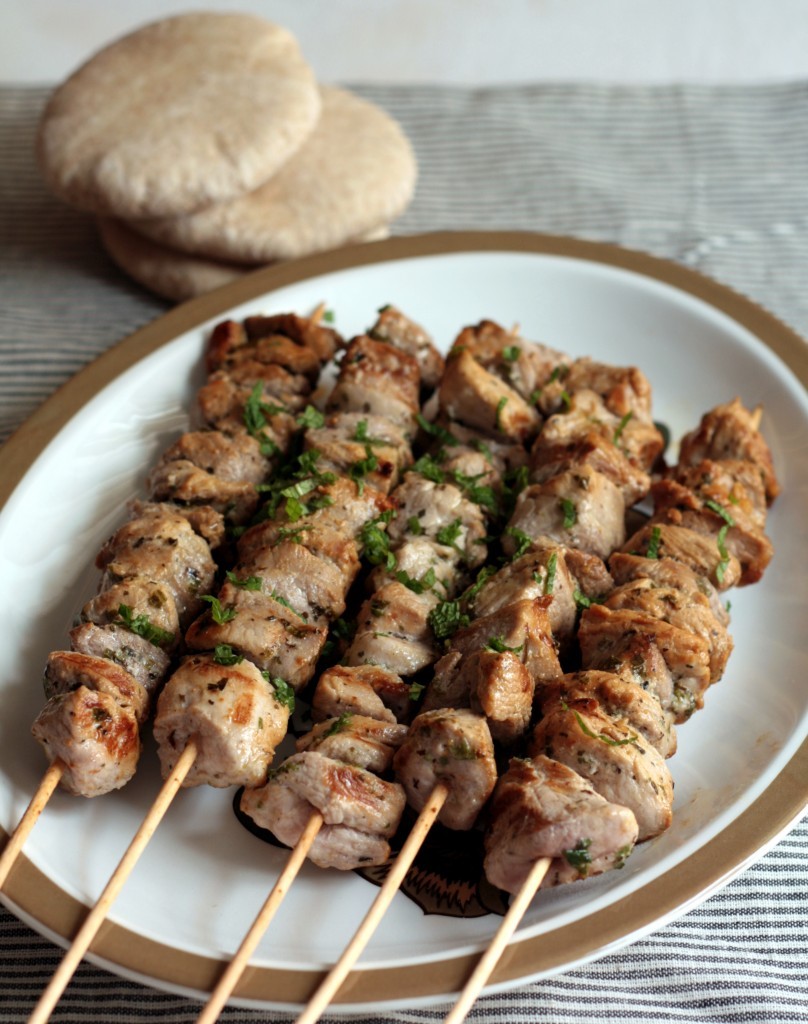 Leckeres Griechisches Gericht namens Souvlaki Kebab | Erasmus Rezepte