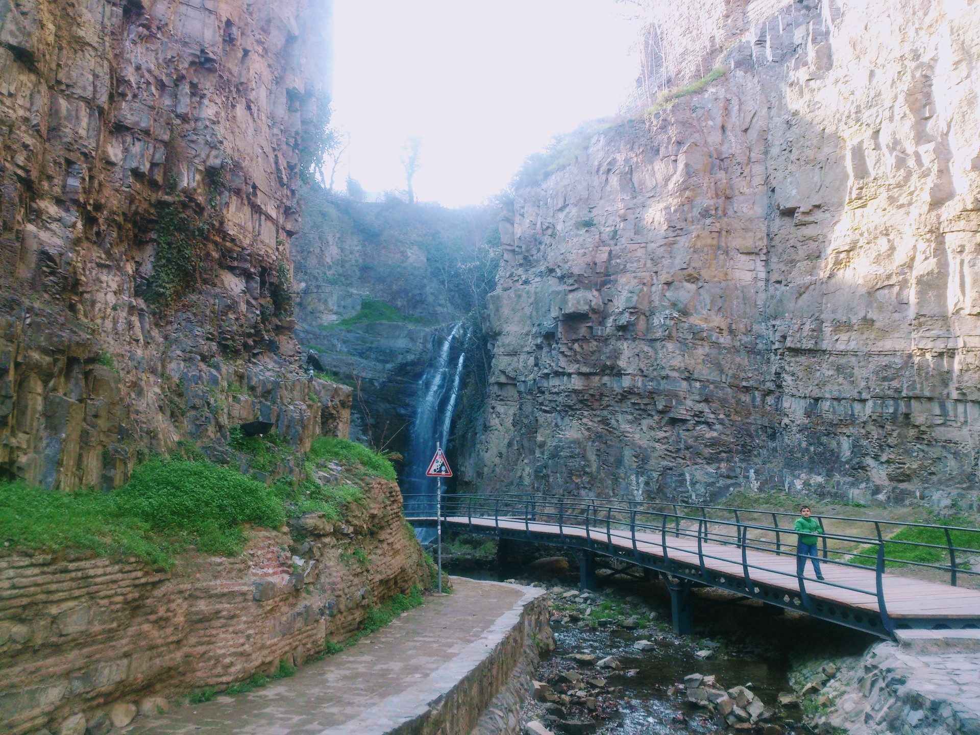 leghvtakhevi-waterfall-5ab9b76aa5a4160d5