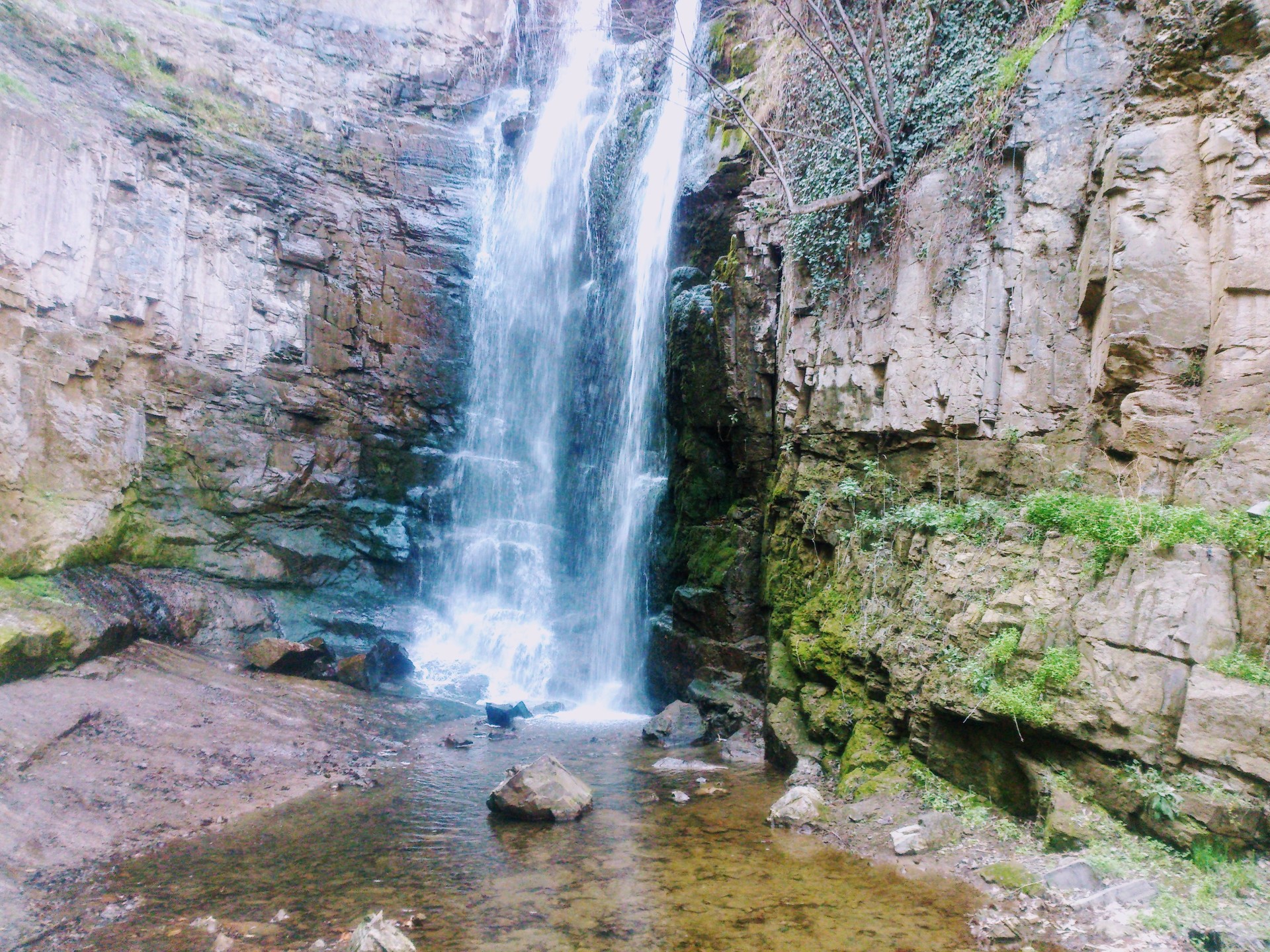 leghvtakhevi-waterfall-75fe8fe0aea936d5a
