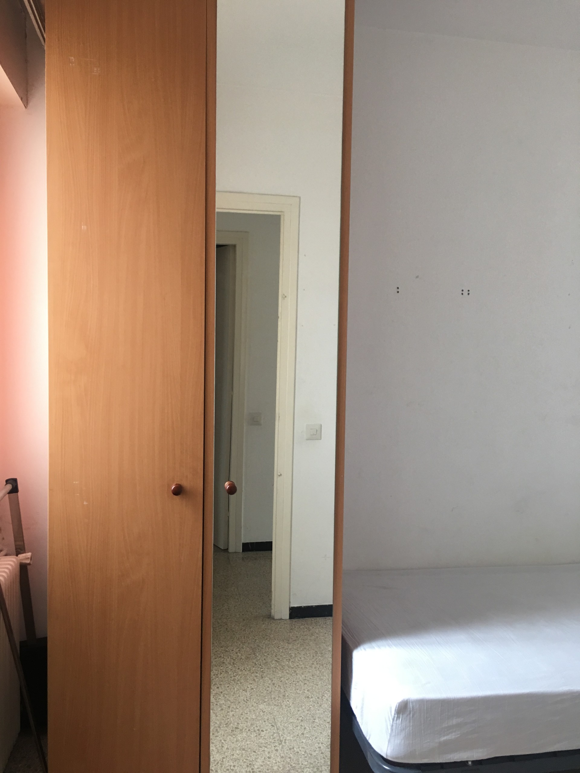Small room in a big apartment just in the center o