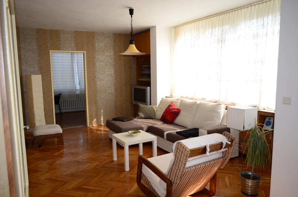 look for 2 flatmates to share nice flat with me in the center of sofia ...