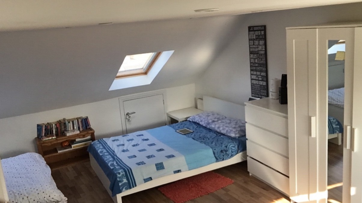 Looking a roommate to share a room Rent a house London