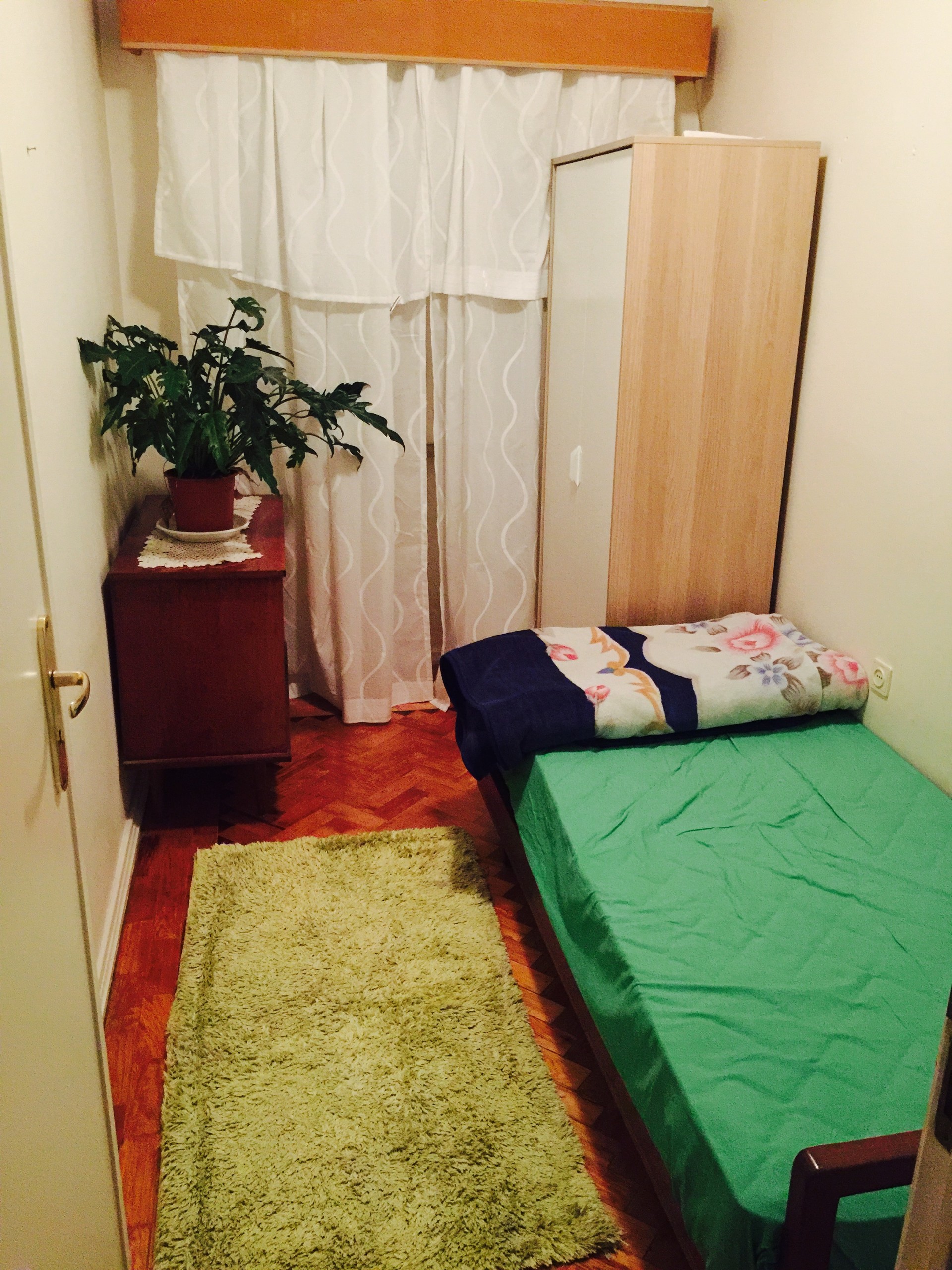 Lovely , sunny room Room for rent Lisbon