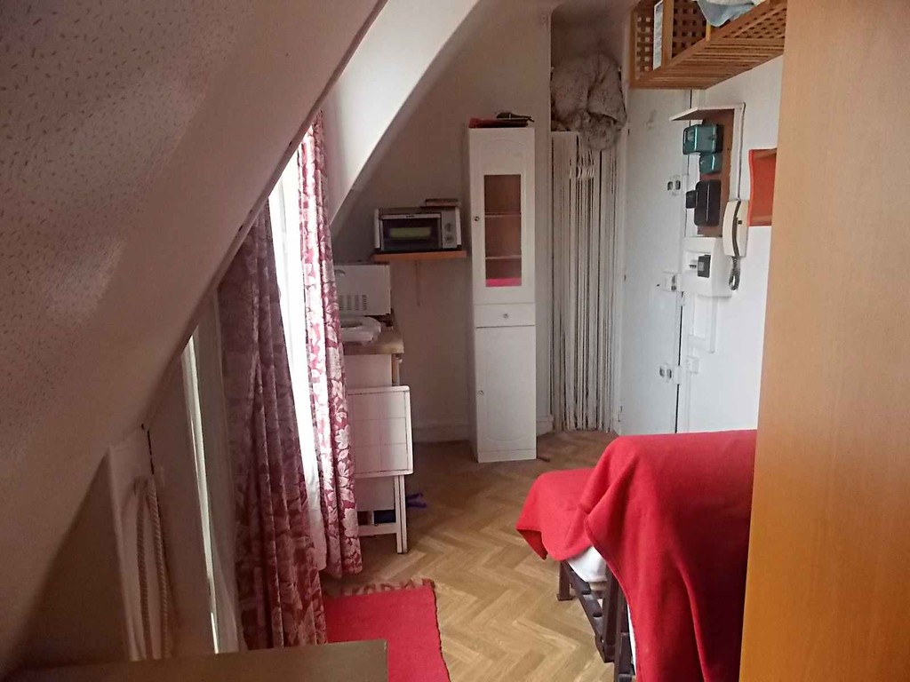 Maid S Room For Rent In Paris 16