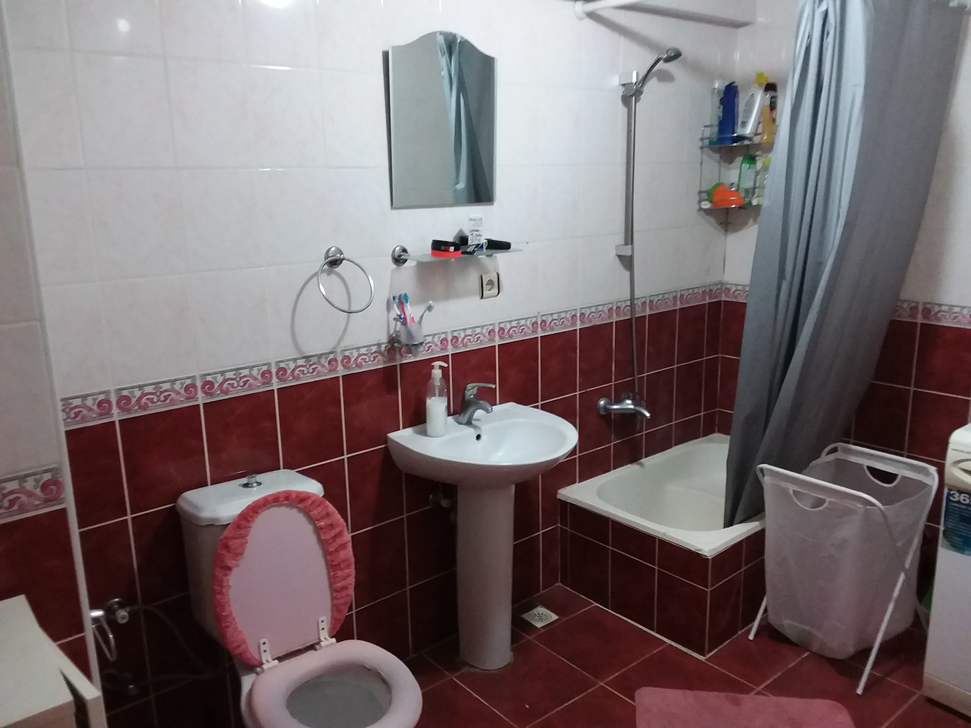 Mecidiyeköy Gülbağ�da ki evime ev arkadaşı arıyorum. Istanbul Kiralık