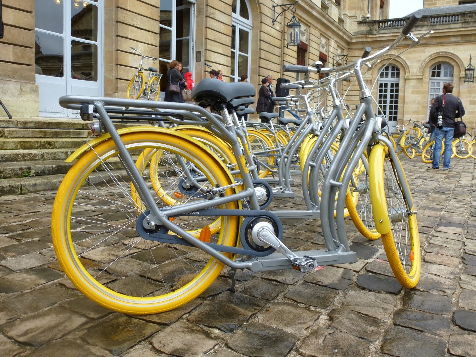 banner kennisgeving Fotoelektrisch Met de fiets in Bordeaux | Erasmus blog Bordeaux, Frankrijk