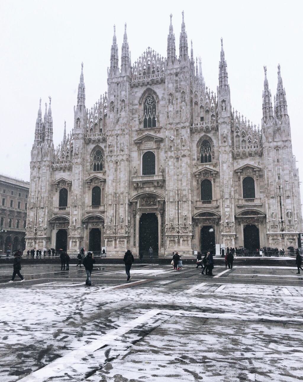 milan-snow-d04f163fb394266ccc25b2b00ab11