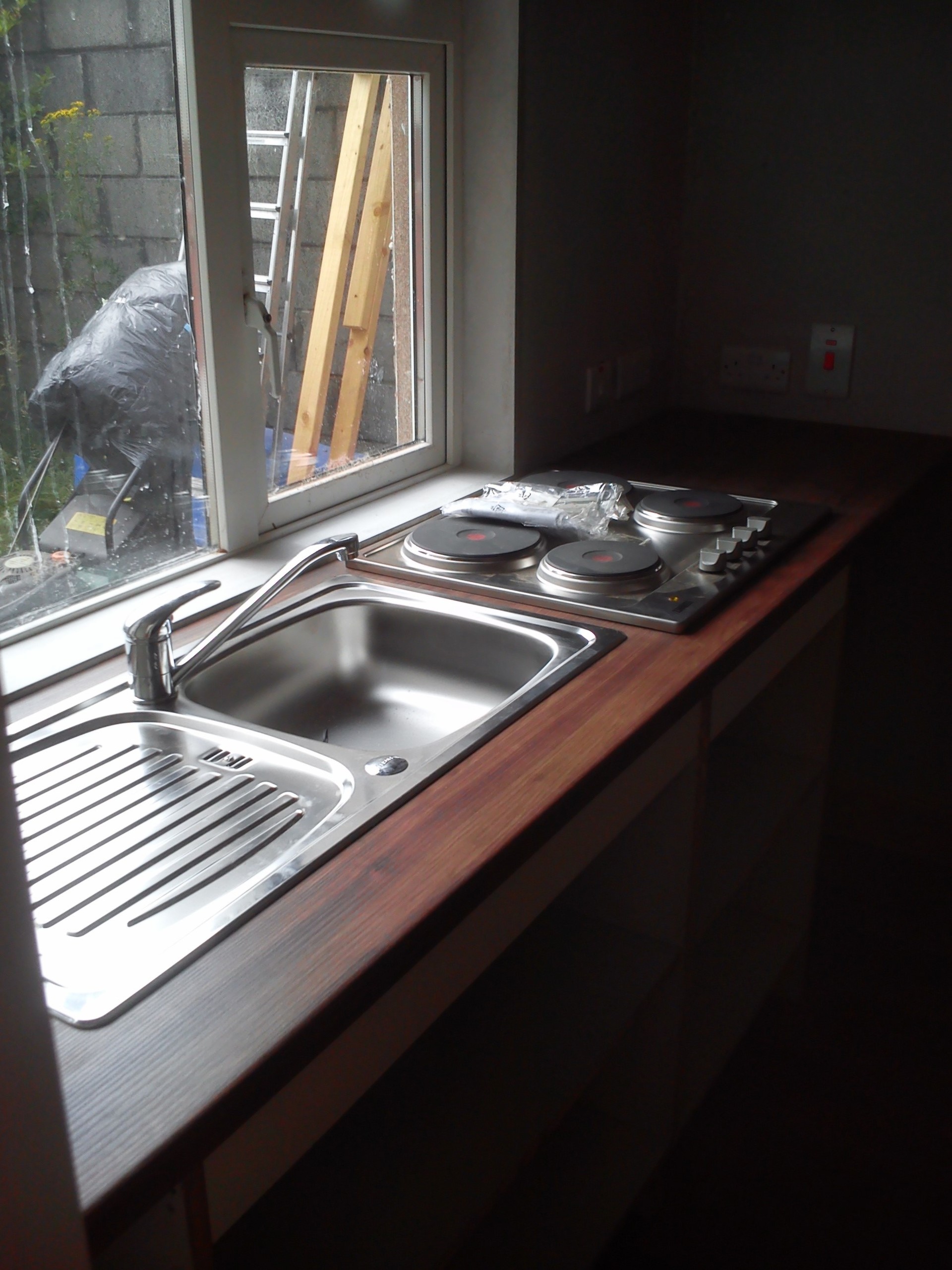 all modern conveniences in this small studio apartment Rent studios Cork