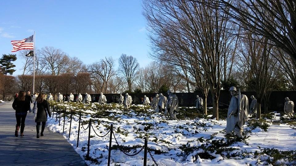 Visitando o Memorial dos Veteranos da Guerra da Coréia em DC