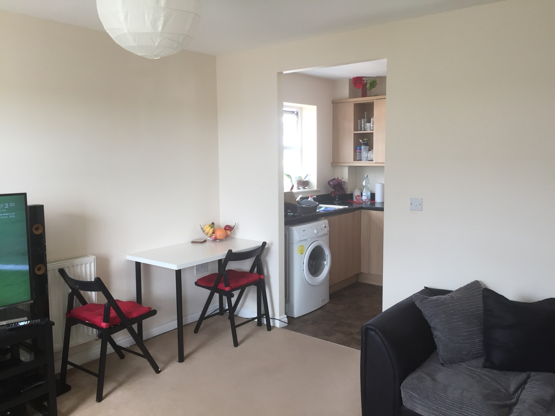 New build two bedroom flat near high street plus shopping area Room
