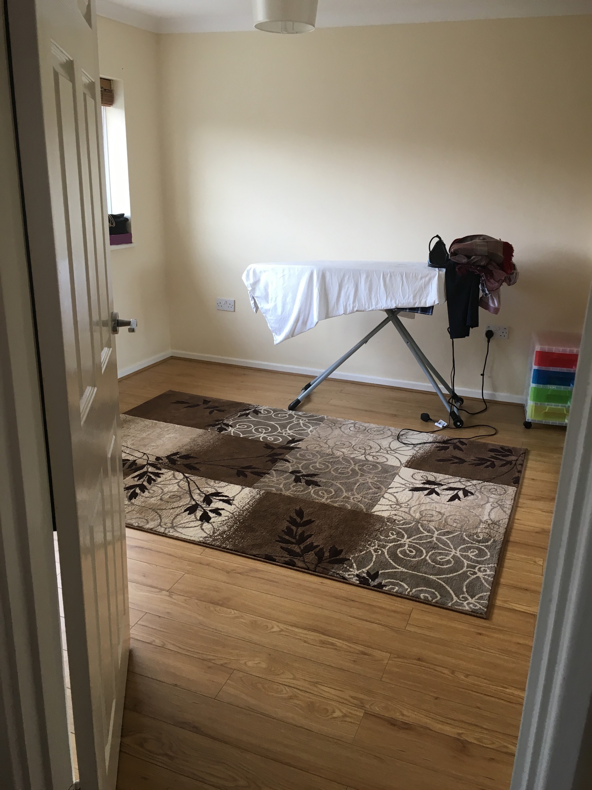 Newly Renovated Double Bedroom In A Family Home Available Immediately With Garden And Parking