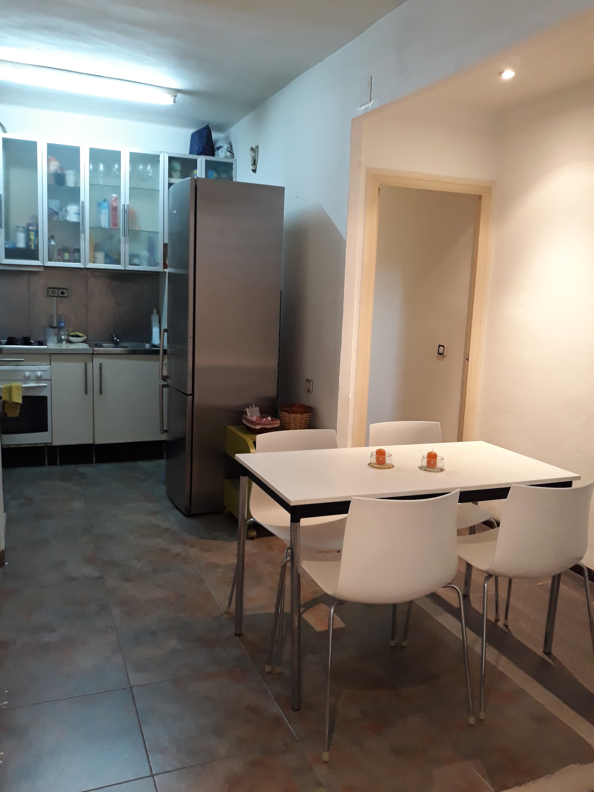 Nice single room for rent in Eixample Barcelona Room for rent Barcelona