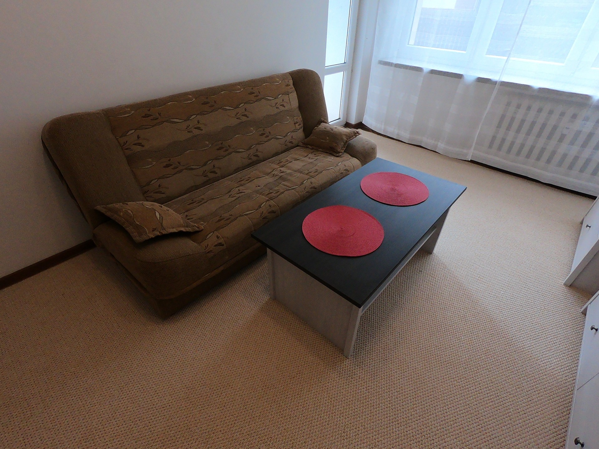 Nice Studio Apartment with all new furniture. Superb location. Flat