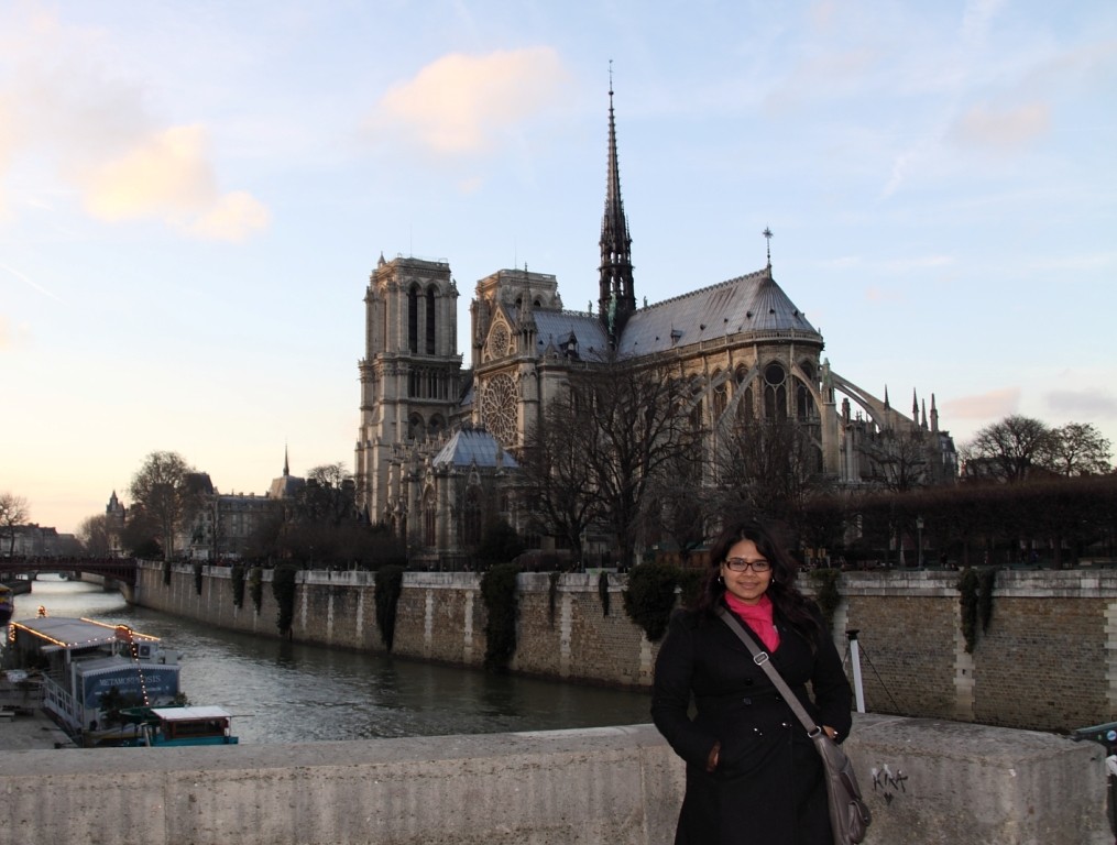 Notre dame de fondo.