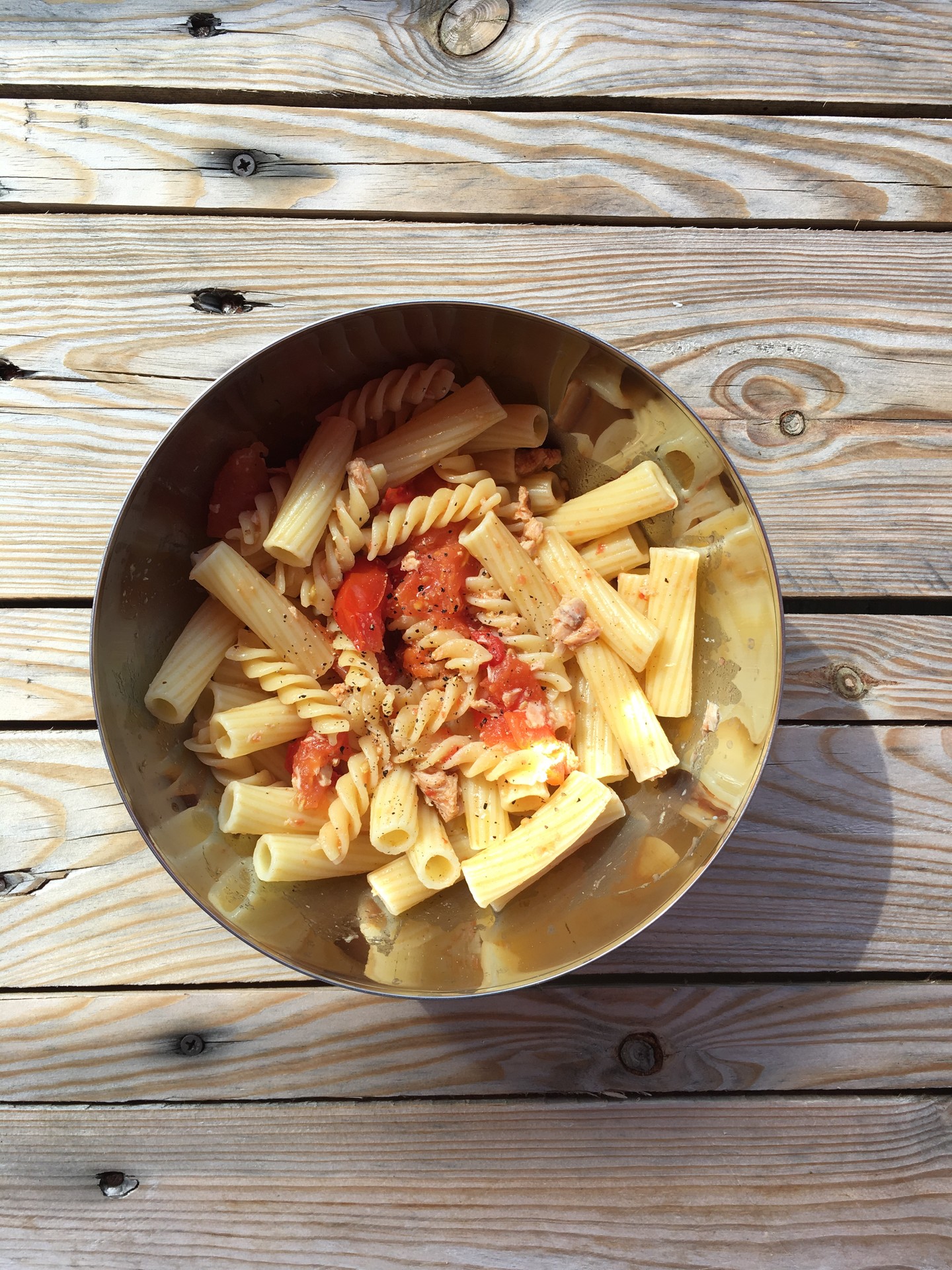 pasta-tuna-cherry-tomatoes-31dbdafd43db8