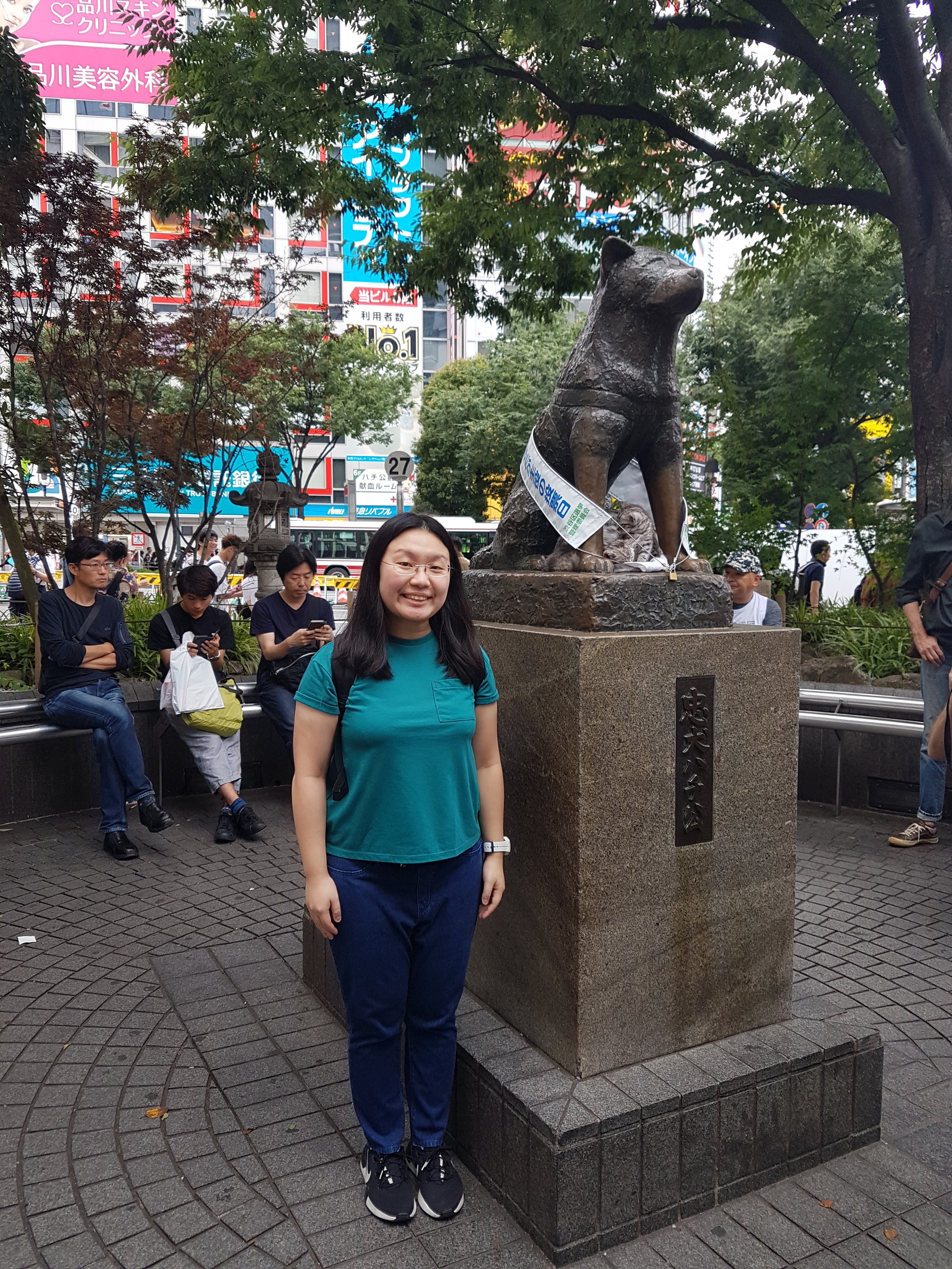 paying-homage-hachiko-d3221a4954660a9726