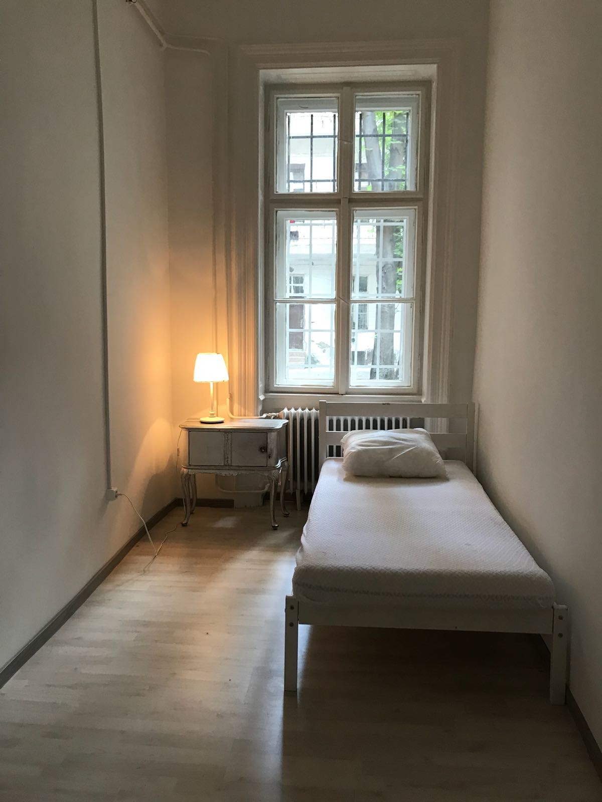 Perfect for students! In a modern spacious, furnished apartment 2