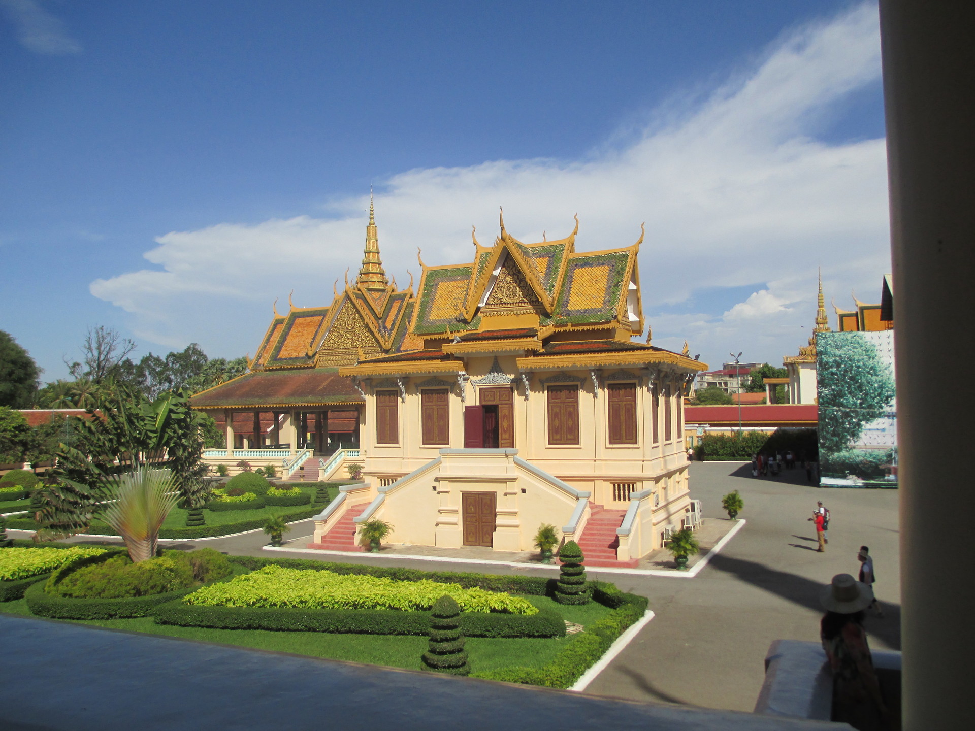 phnom-penh-the-witness-khmer-rough-genoc