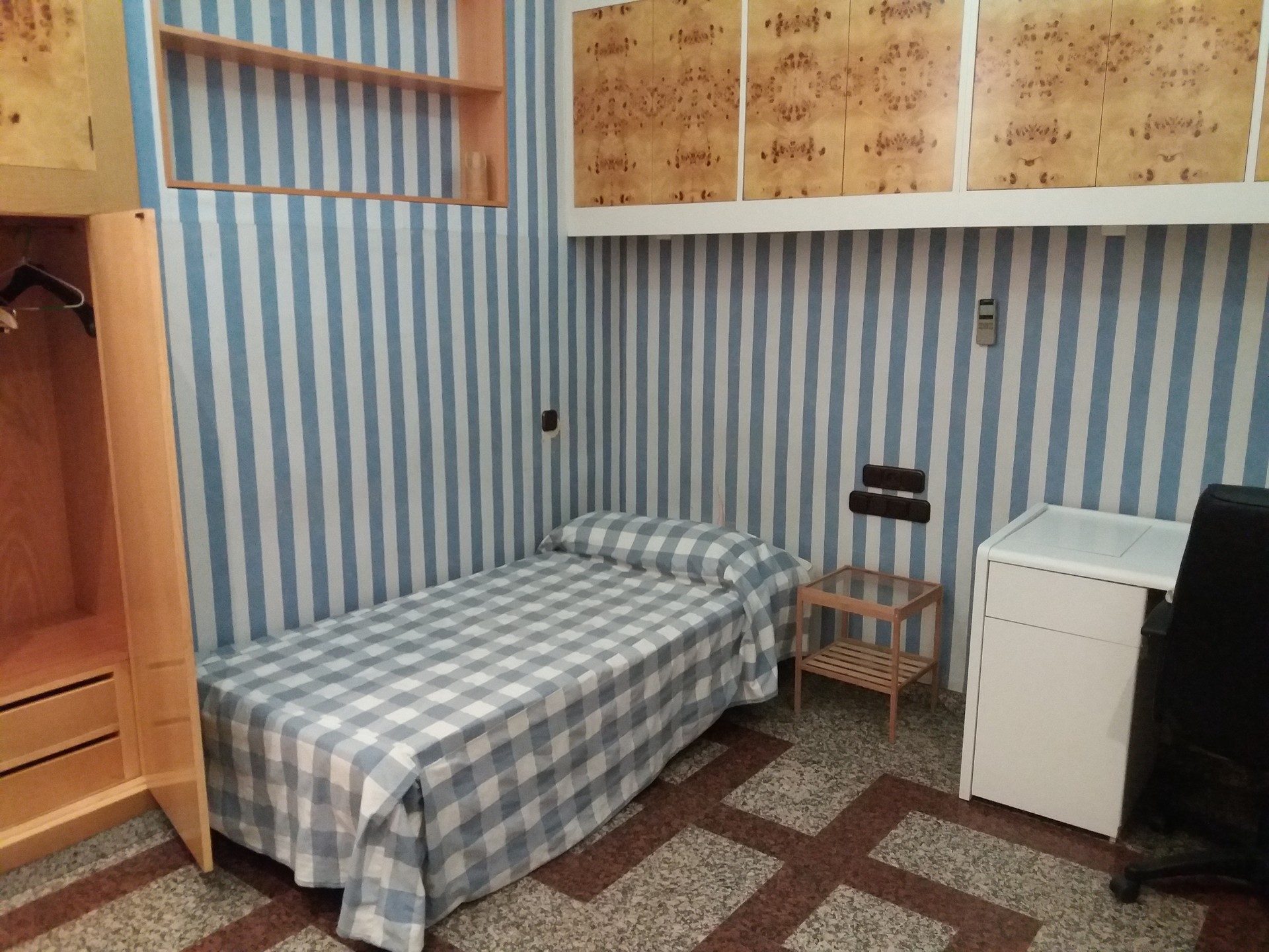 Preciosa habitación con salida a patio y totalmente equipada en el