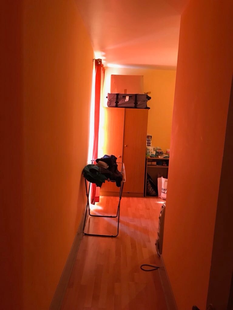 Quarto a 10 / 15 minutos a pé da Praça da República e da Universidade de Coimbra.