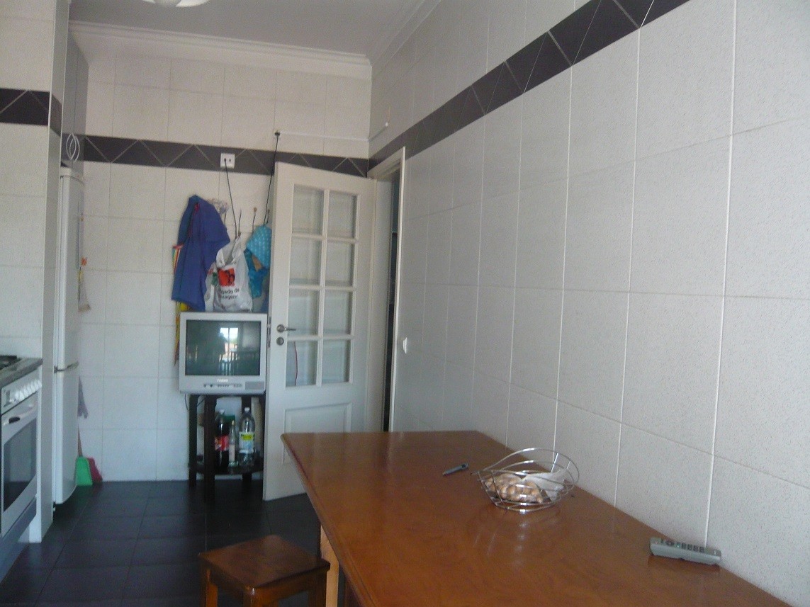 Quarto em apartamento T4