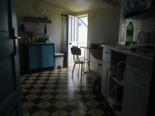 Quarto em casa a partilhar