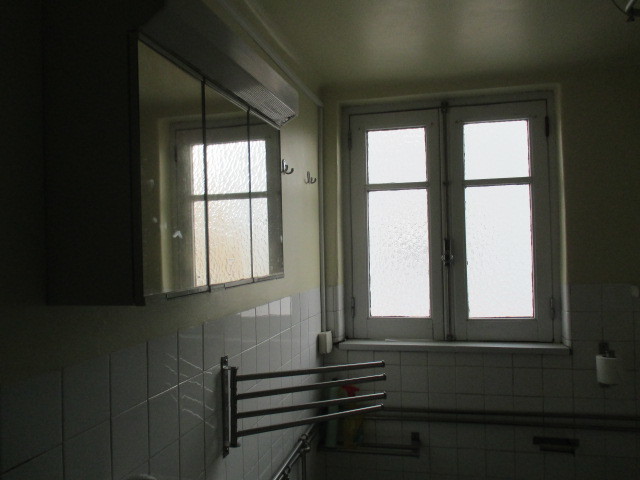 Quarto em casa a partilhar