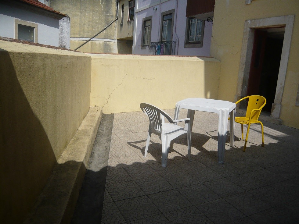 Quarto com varanda em casa com grande area de estar e terraçoà Praça da República, Coimbra