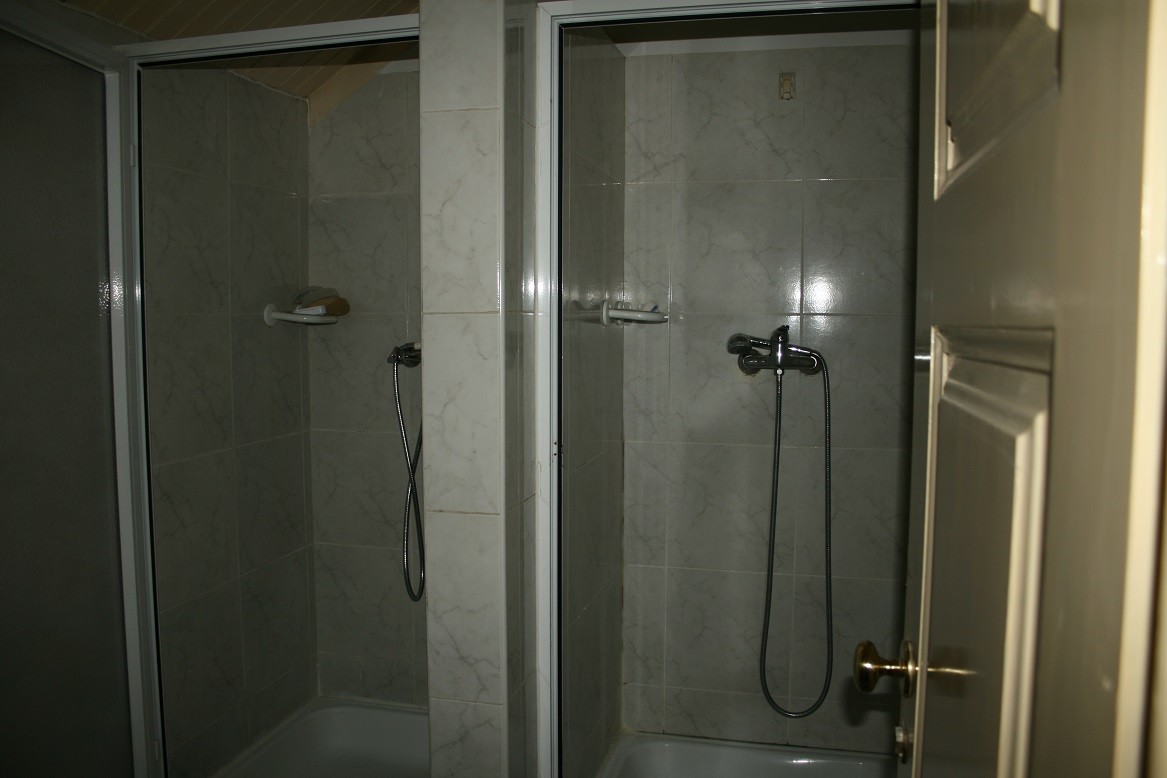 Quarto com varanda em casa com grande area de estar e terraçoà Praça da República, Coimbra