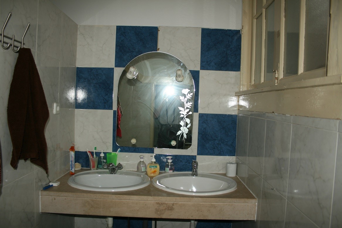 Quarto com varanda em casa com grande area de estar e terraçoà Praça da República, Coimbra