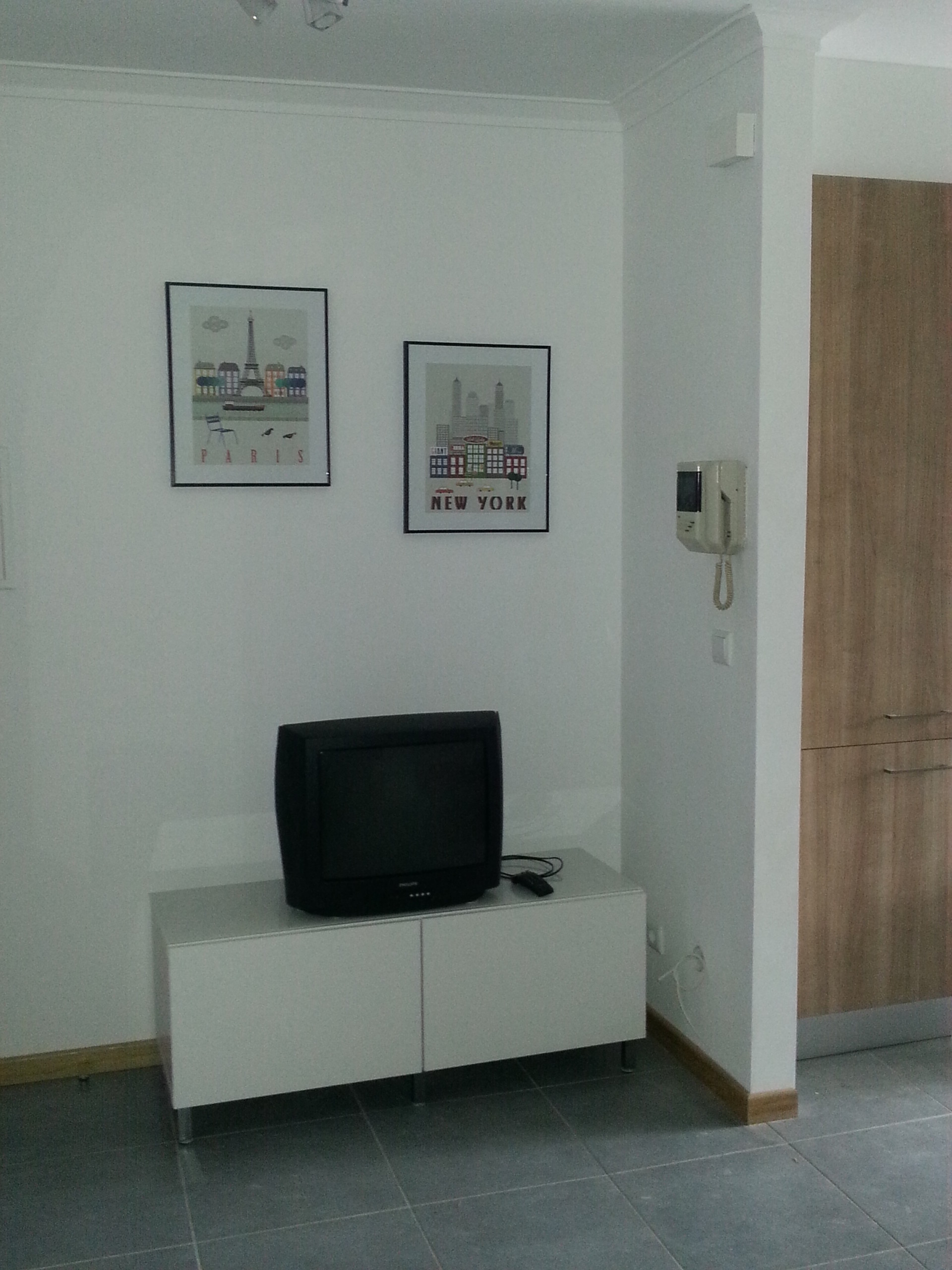 Quarto individual, mobilado Apartamento Remodelado per rapariga