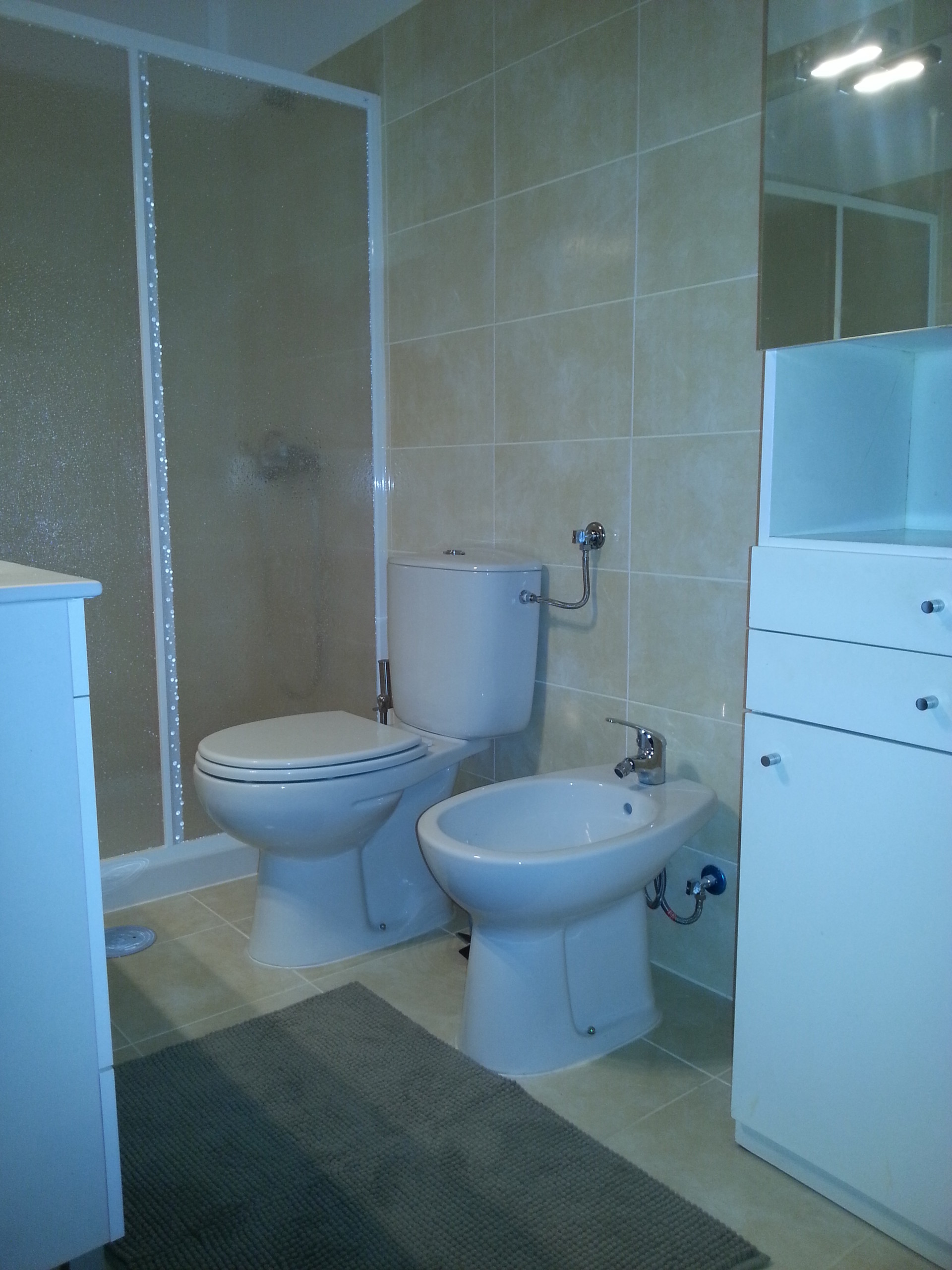 Quarto individual, mobilado Apartamento Remodelado per rapariga