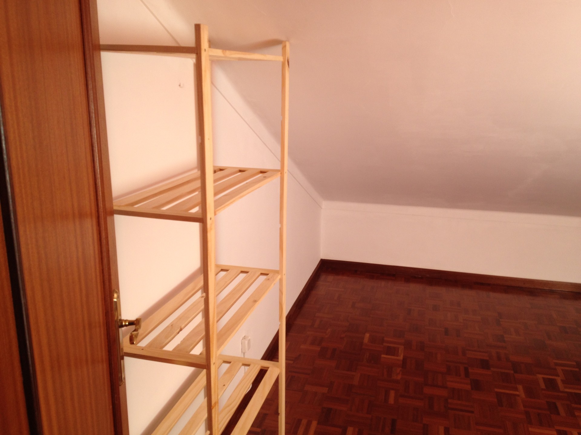 Quarto Individual perto do Coimbra Shoping e ISEC