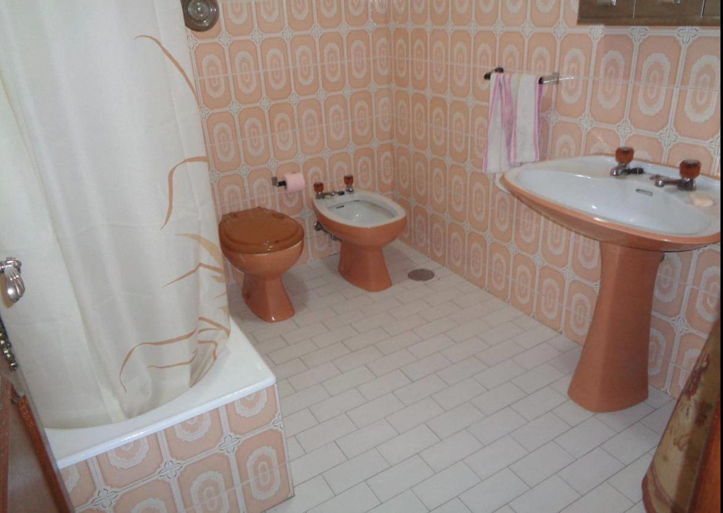 QUARTO JUNTO AO POLO UNIVERSITARIO S. JOÃO PORTO